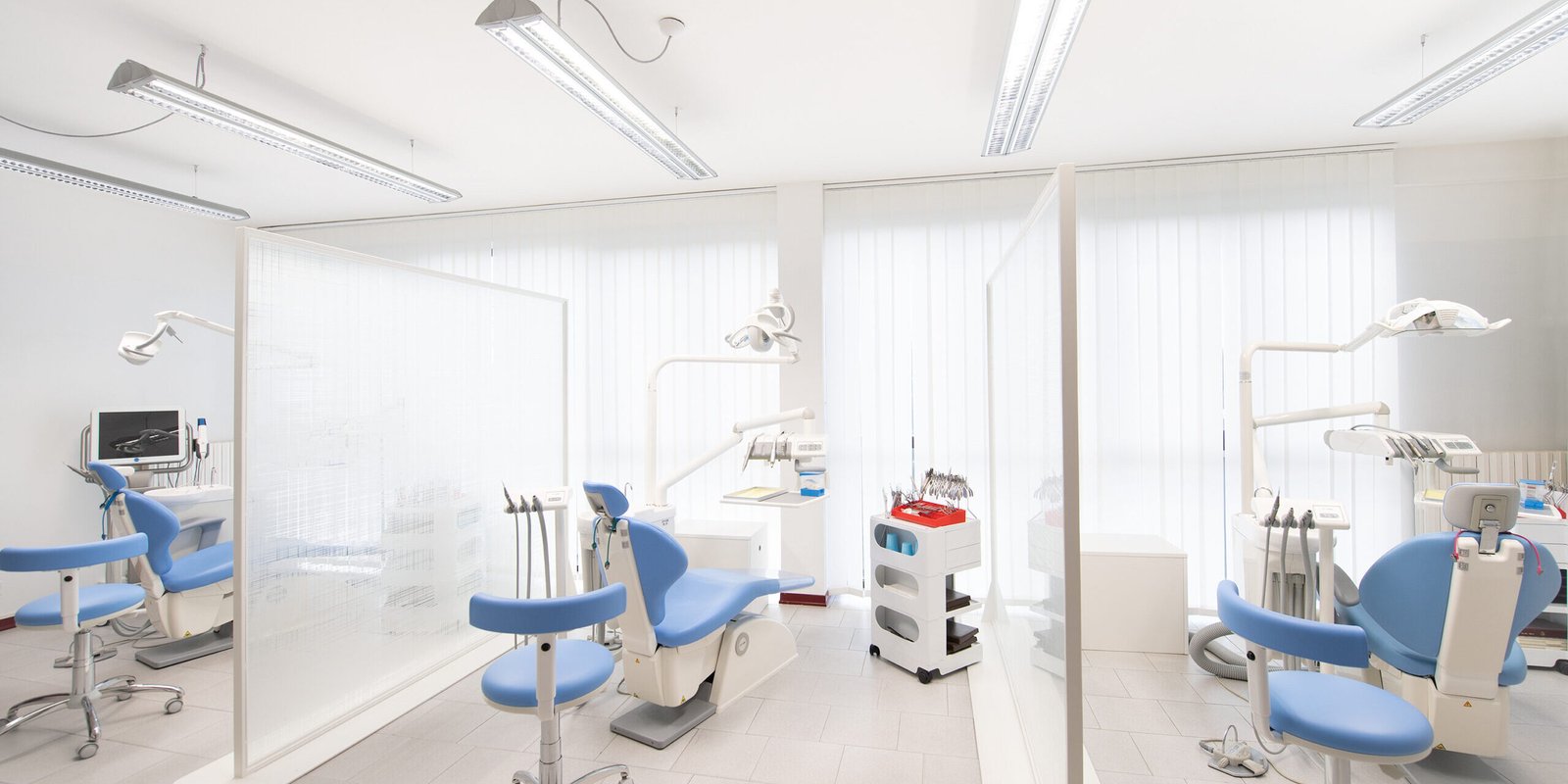 Area di cura dello studio dentistico Casali Fornaciari con tre postazione